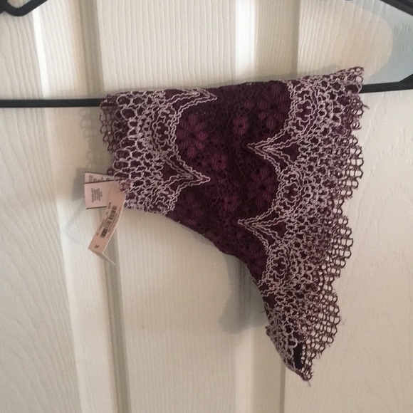 Victorias Secret Bralette W/ Underwear - Picture 2 of 4